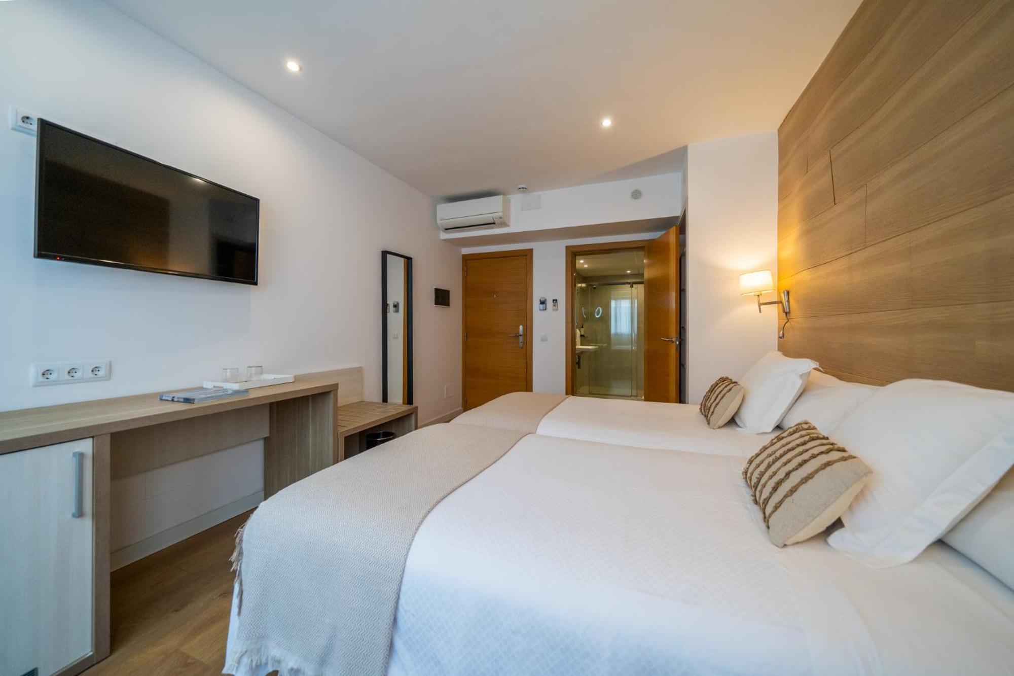 Hostal Menurka 休达德亚 外观 照片