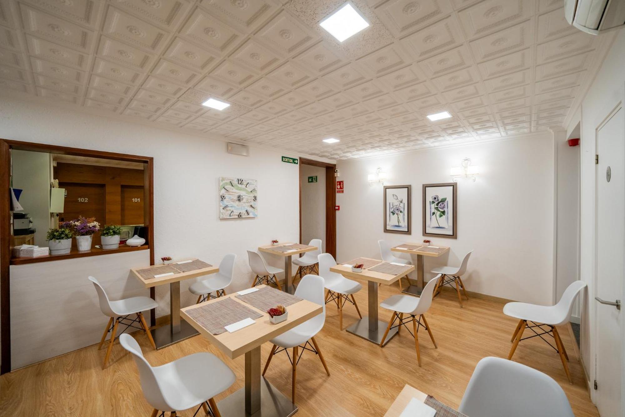 Hostal Menurka 休达德亚 外观 照片